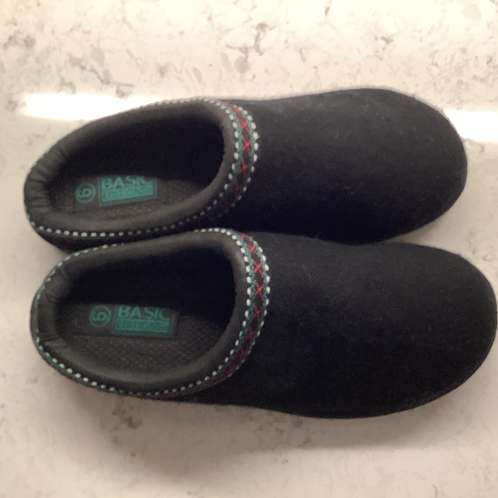 Women’s Basic Editions clogs, in black, size 6, barely worn.